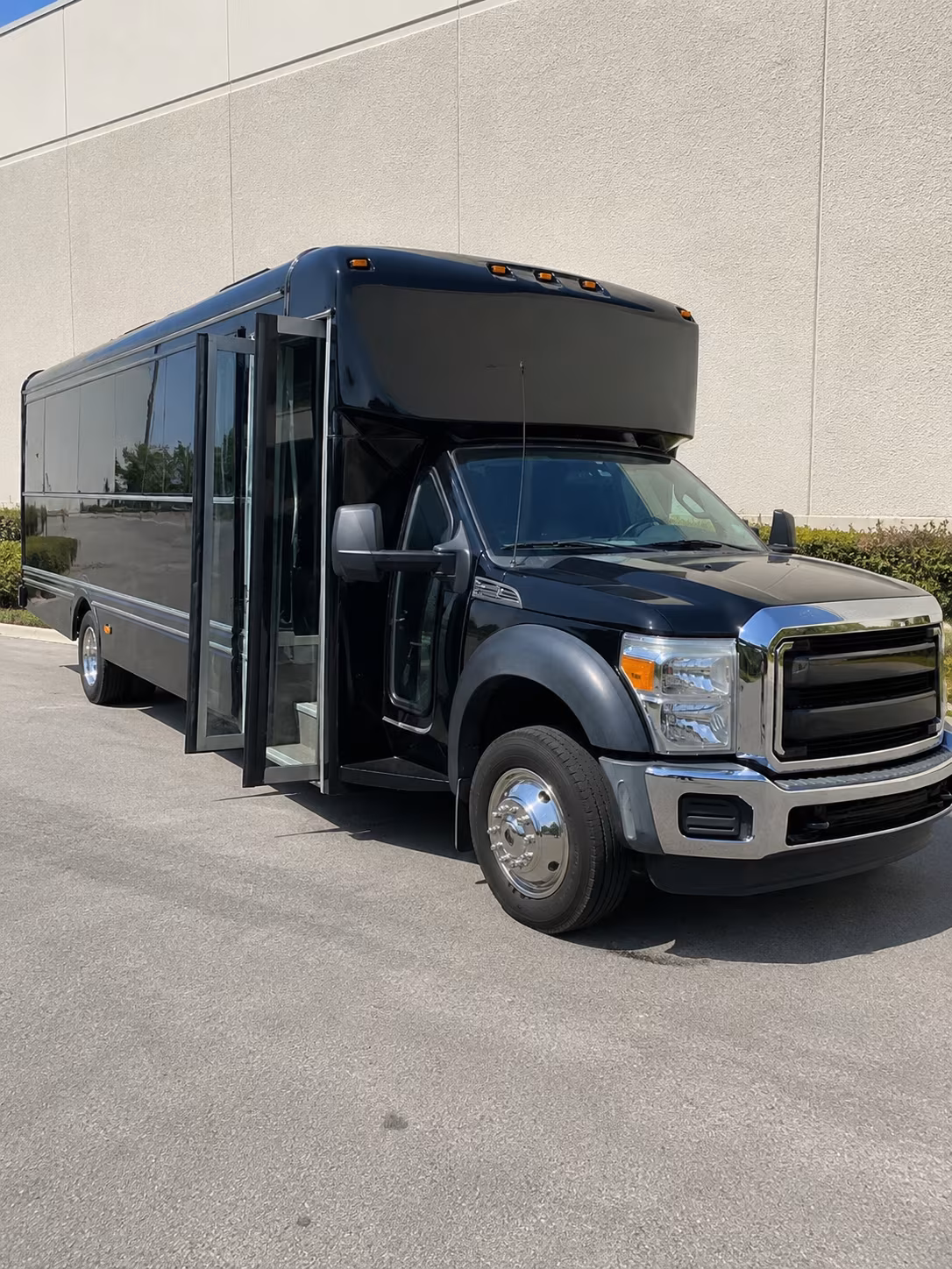 Henderson Winery Tour & Pub Crawl Transportation